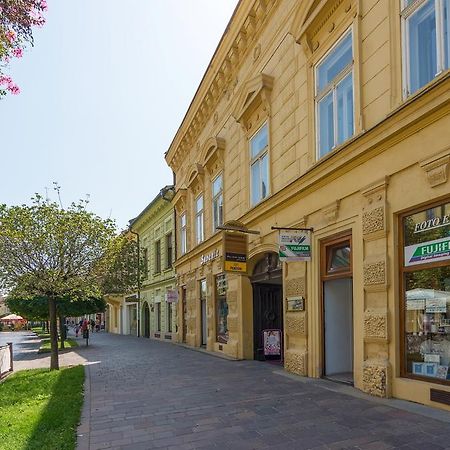 101 Penzion Hotel Prešov Buitenkant foto